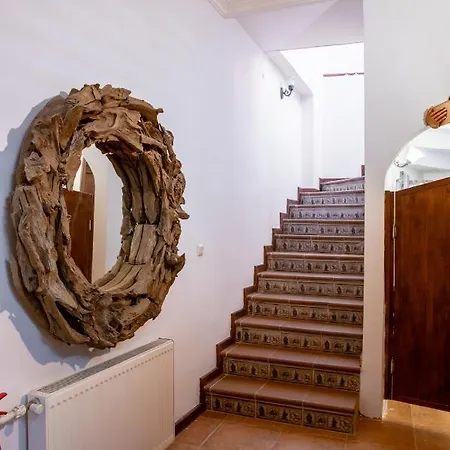 Moncheri Butik Hotel