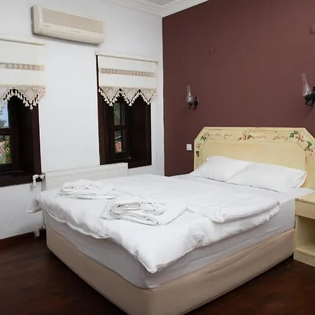 Moncheri Butik Hotel