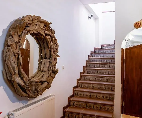 Moncheri Butik Hotel